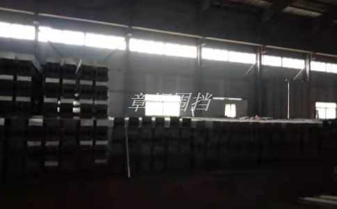 金屬圍擋是否可以作為高速公路防護(hù)設(shè)施使用？(評(píng)估金屬圍擋在高速公路安全中的應(yīng)用)