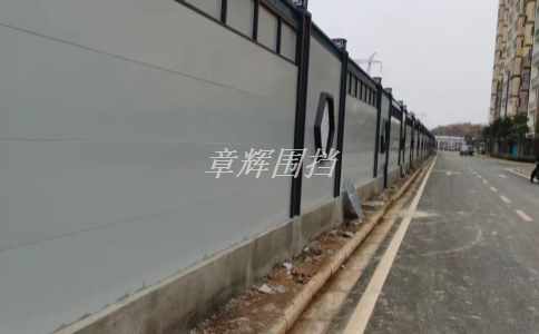 金屬圍擋在道路和交通建設(shè)中的作用是什么？